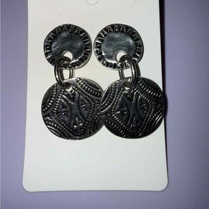 Silver Textured Drop Earrings. NWOT.   SENSITIVE EARS